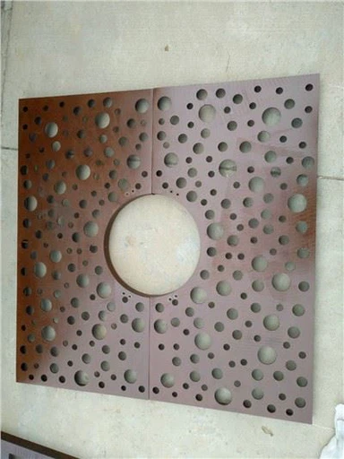 গাছ রক্ষা করার জন্য ট্রি গ্রেটিং