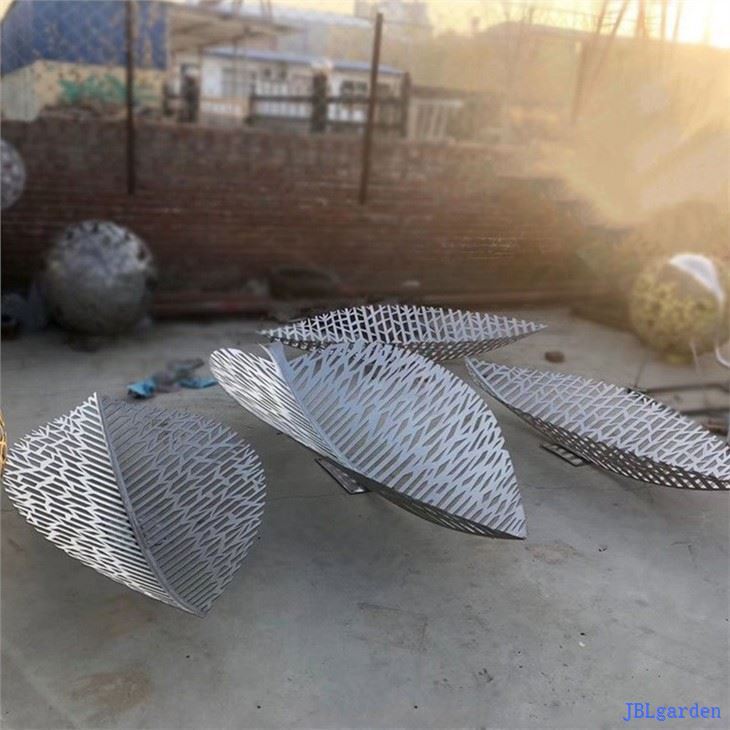 Stainless Steel Garden Leaf Sculpture